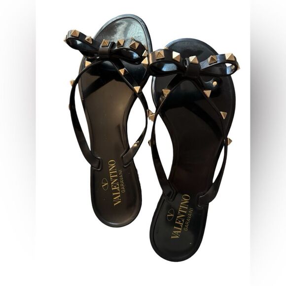 Valentino Garavani Rubber Rockstud Thongs in Black Size 39 - Picture 7 of 10
